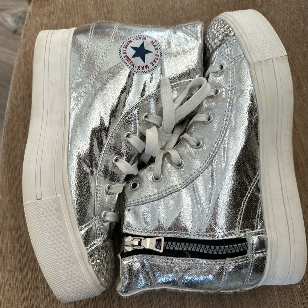 Max star sneakers